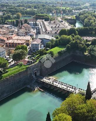 UFFICIO A PESCHIERA DEL GARDA