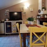 Tavolo, sedie INGOLF, vetrina