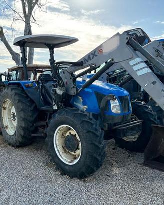 Trattore new holland tl80a+caricat