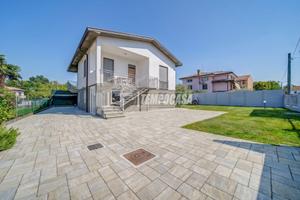 VILLA SINGOLA RISTRUTTURATA CON TAVERNA E 500mq DI