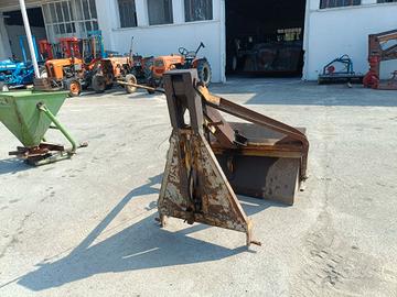 paletta idraulica posteriore per trattore agricolo