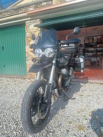moto Guzzi v85tt 