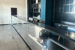 Locale commerciale fronte strada x varie attività