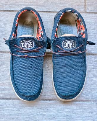 Hey Dude tg. 44 Wally Sox Stitch