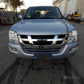 Autocarro Isuzu pick-up