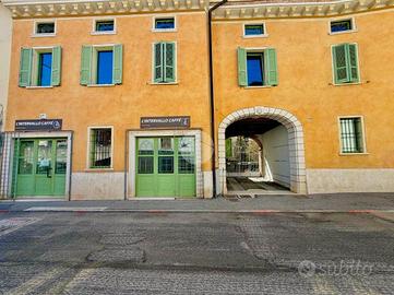 NEGOZIO A LONATO DEL GARDA