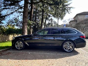 BMW 530I Xdrive LUXURY LINE