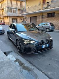 Audi A3 S line sportback Blackedition in garanzia!