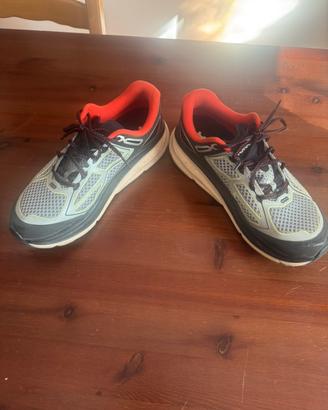 Hoka scarpe