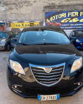 Lancia Ypsilon 1.2 69 CV Platinum EURO 5