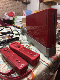 Wii rossa completa + gioco omaggio