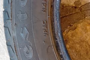 Due gomme poco utilizzate