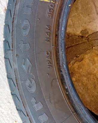 Due gomme poco utilizzate