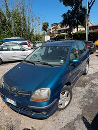 Nissan Almera Tino