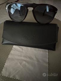 Occhiali da sole unisex Persol con lenti azzurre