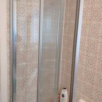 PARETE PIEGHEVOLE PER VASCA DA BAGNO