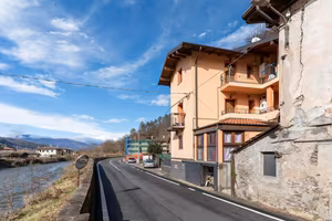 Bilocale ristrutturato vicino Luino senza spese