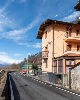 Bilocale ristrutturato vicino Luino senza spese