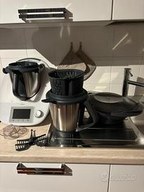 Bimby TM5 da cucina con doppio boccale e farfalla