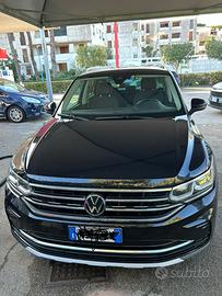 Auto Volkswagen Tiguan Elegance 2.0 TDI SCR 150CV