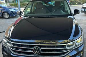 Auto Volkswagen Tiguan Elegance 2.0 TDI SCR 150CV