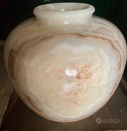 Pregiato Vaso in alabastro