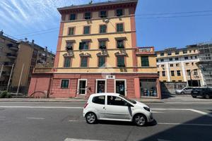 5 LOCALI A GENOVA