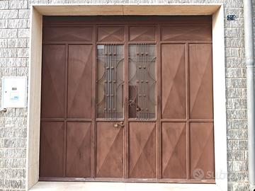 Portone garage interamente in ferro