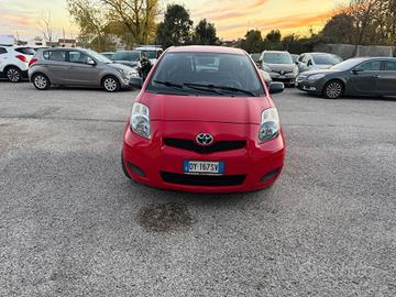 Toyota Yaris 1.0 5 porte