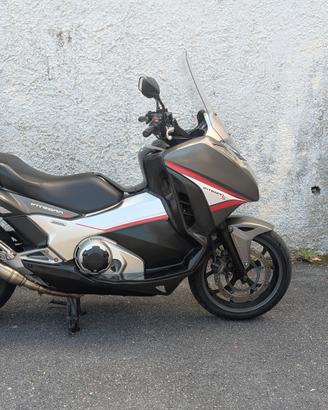 Honda Integra 750