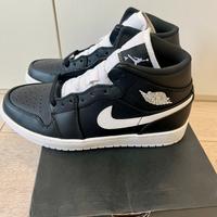 Nike Air Jordan 1 Mid - Black/White 2017  TG 42