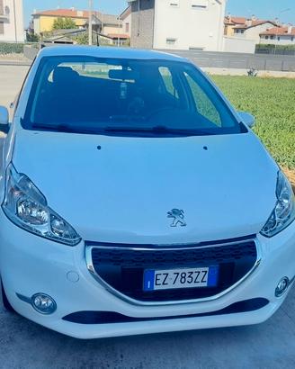 Peugeot 208 USATA