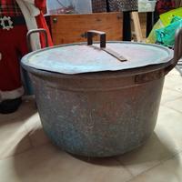 recipiente in rame (pentolone) con coperchio 