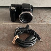 Olympus  SP-610UZ 14 Megapixel a batterie.