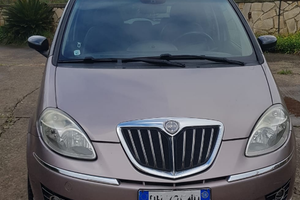 Lancia musa benzina e GPL in condizioni splendide