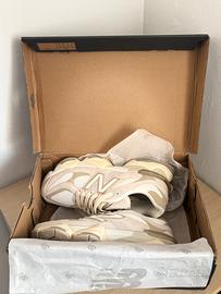 New Balance 9060 Beige/ Bianco