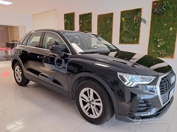 Audi Q3 35 TDI S tronic Business