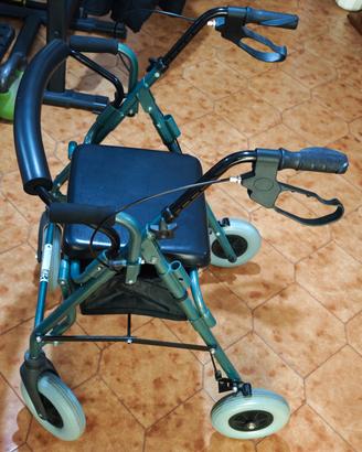 Deambulatore per disabili che si trasforma  in sed