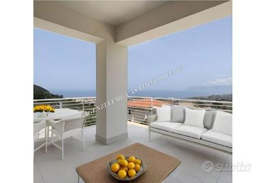 INCANTEVOLE ATTICO CON VISTA MARE