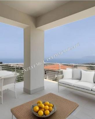 INCANTEVOLE ATTICO CON VISTA MARE