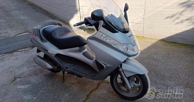 Piaggio x8 250