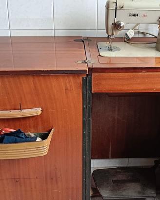 Mobile macchina da cucire