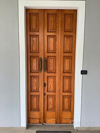 Portoncino in legno con serratura elettrica