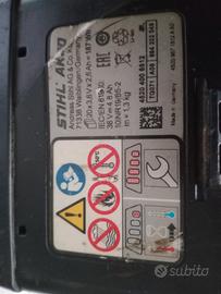 motosega e soffiatore Stihl a batteria.