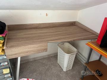 Scrivania da lavoro/studio
