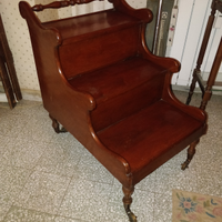 Mobile scala contenitore