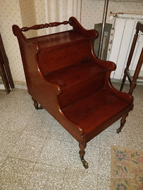 Mobile scala contenitore