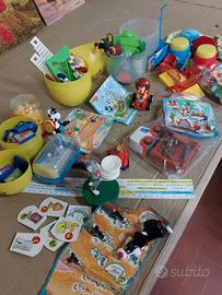 sorprese maxi uova  magic kinder looney 