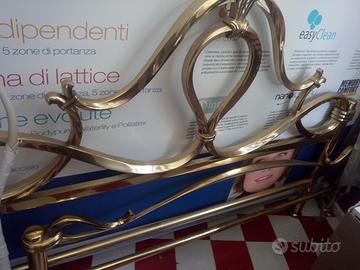 Letto matrimoniale in foglia d'oro