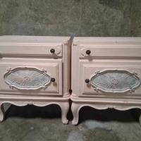 Coppia di comodini in legno stile Shabby
